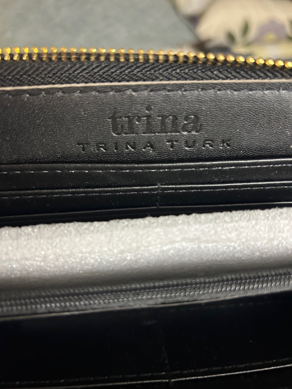 Trina Turk Black/White Croc Embossed Vegan Leather Zip Wallet 4”x 7.5” NWT - Picture 5 of 7